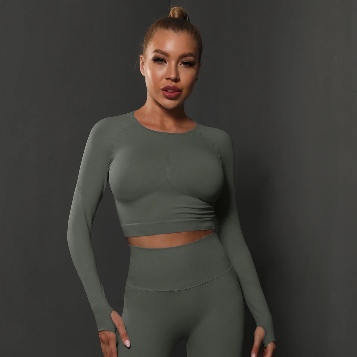 Seamless Long Sleeve Yoga Crop Top for Women - Stylish Fitness Sportswear for Gym & Running