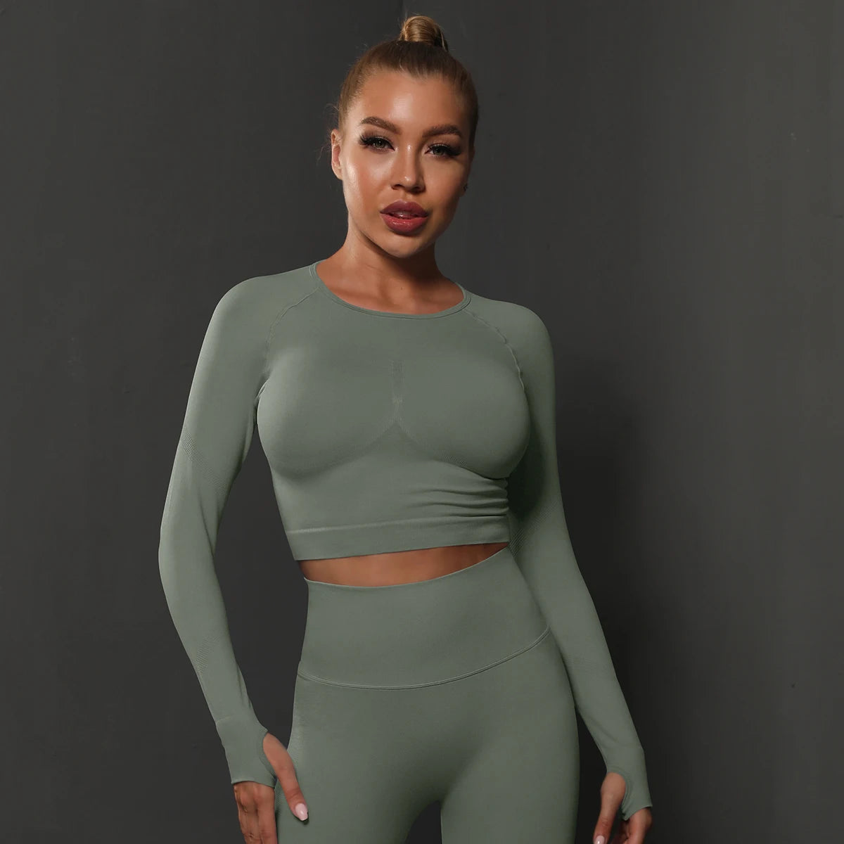 Seamless Long Sleeve Yoga Crop Top for Women - Stylish Fitness Sportswear for Gym & Running